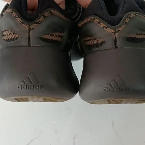Adidas Yeezys Men's 700 V3's Clay Brown. Size 7 Men-8.5 W streetwear Athleisure - Picture 8 of 12